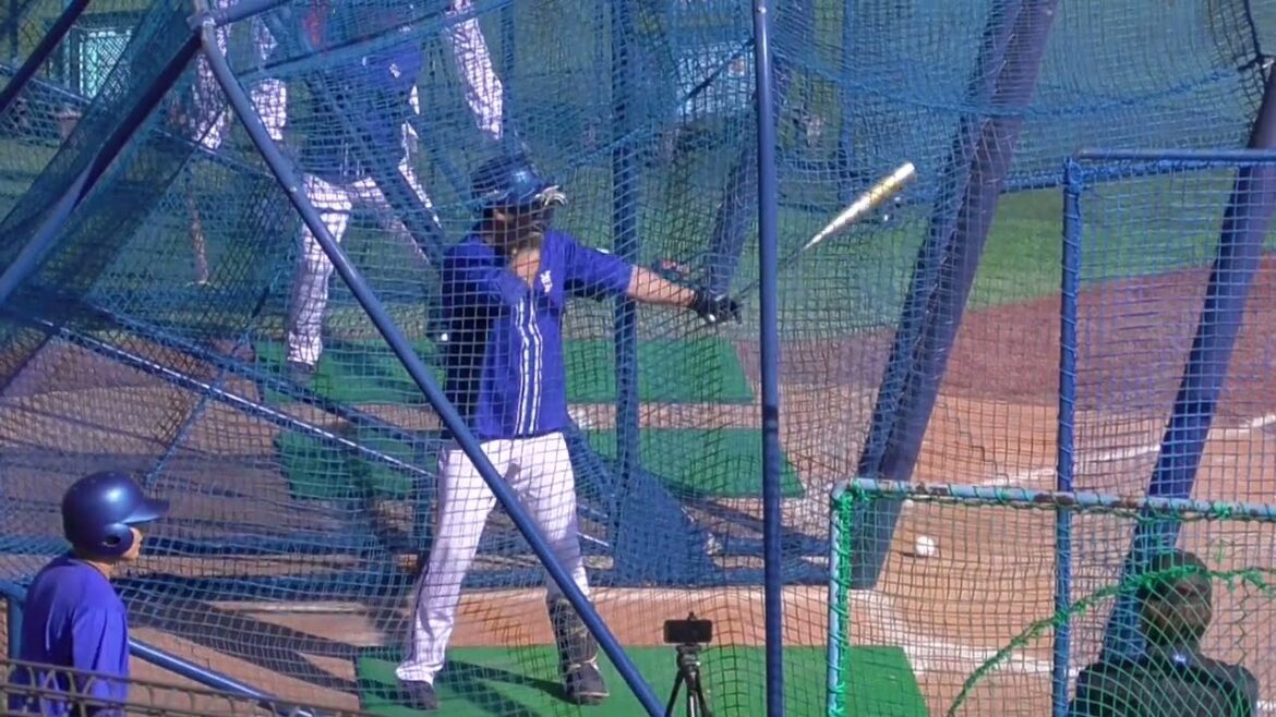 2024年11月横浜DeNAベイスターズ 秋季トレーニング  蝦名 達夫 選手のフリー打撃練習