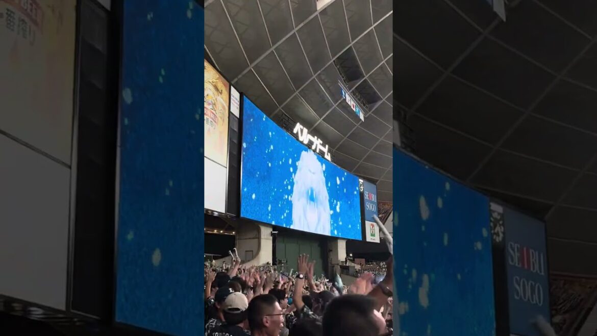 【現地動画】うおおおおぉ！！！栗山巧選手代打逆転ツーランホームランを現地で見てきたぞおおお！外野席の熱気よ伝われ！！！【埼玉西武ライオンズ】 #Shorts