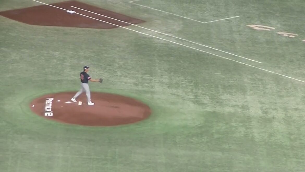 【プレミア12】初回 エラーで出塁する桑原将志【プレミア12スーパーR日本 対 アメリカ 2024年11月21日】