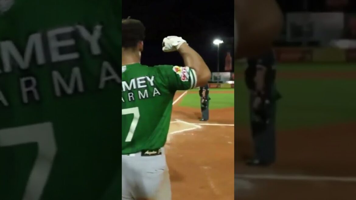 Eguy Rosario ampllia ventaja frente al Licey #estrellasorientales