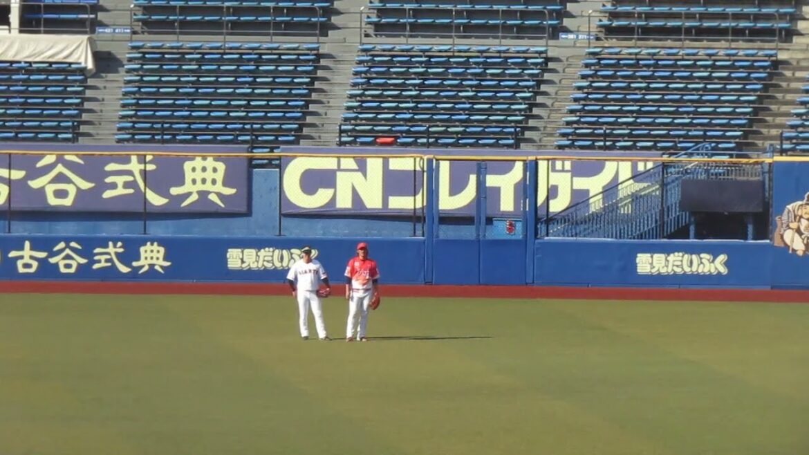 トライアウト〜シートノックでライトの守備につく陽岱鋼（2024年11月14日 プロ野球合同トライアウト ）