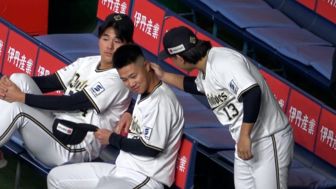 才木の頭を触りまくる宮城大弥とその手をペシっと払い落とす川瀬堅斗