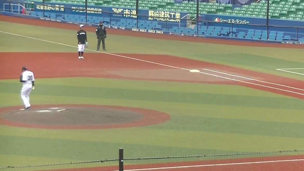 【合同トライアウト】カープ曽根海成がマリーンズ東條大樹から三塁打を放ちアピール2024年プロ野球12球団合同トライアウト11月14日