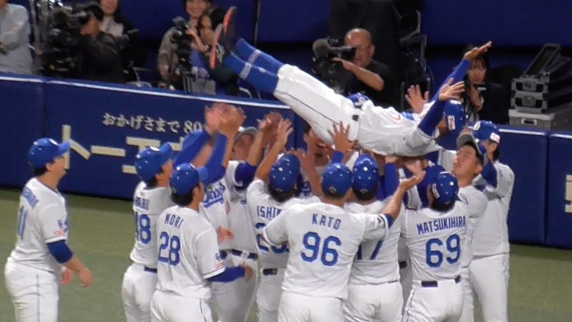 背番号7 も見納め？根尾昂が宙に舞う　紅白戦でホームラン　中日ドラゴンズ　ファンフェスタ2024 2024/11/23