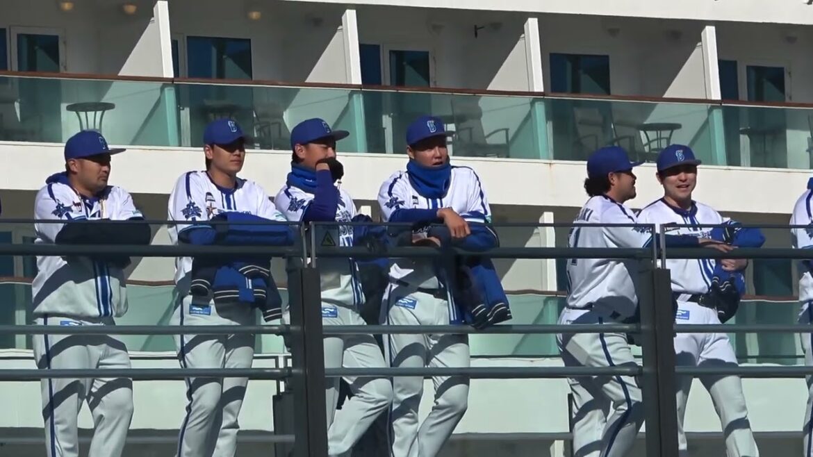 パレード前、待機中のベイスターズの選手たち！ 横浜DeNAベイスターズ 2024/11/30