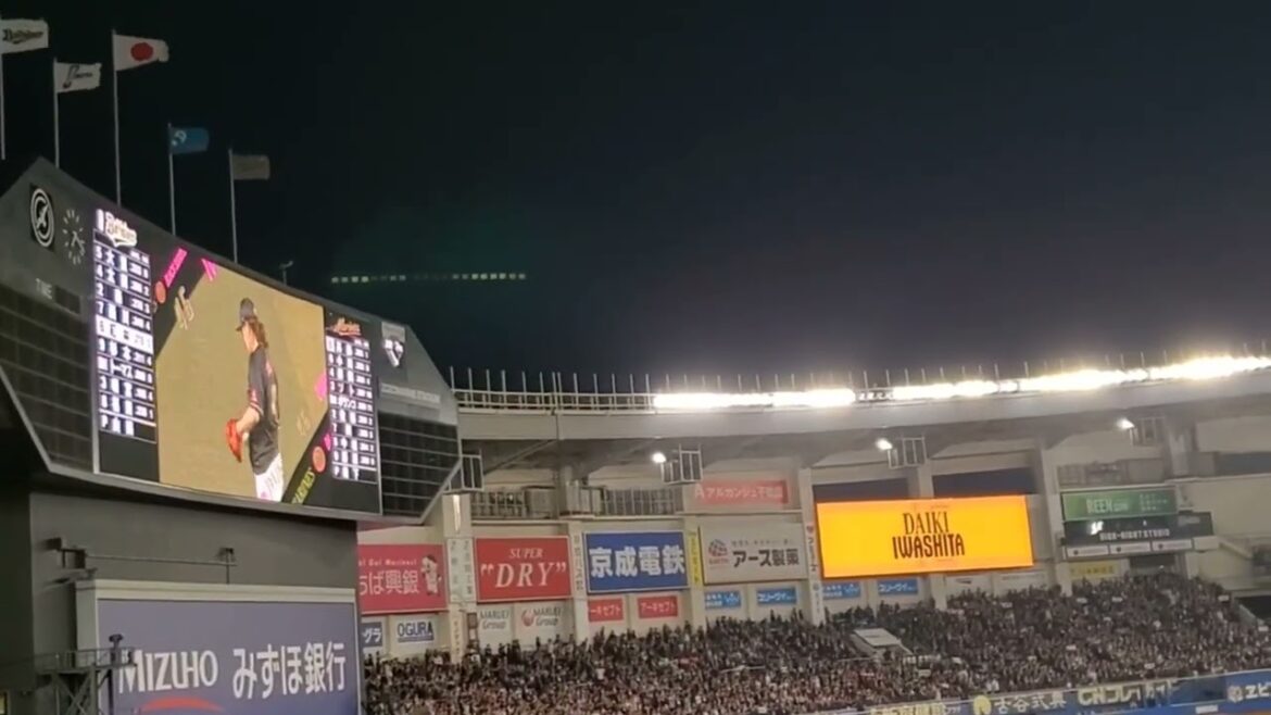 20240714　岩下大輝が登板！　ｵﾘｯｸｽ･ﾊﾞﾌｧﾛｰｽﾞ　8回表　攻撃前の2連@ZOZOﾏﾘﾝｽﾀｼﾞｱﾑ･外野ﾚﾌﾄ