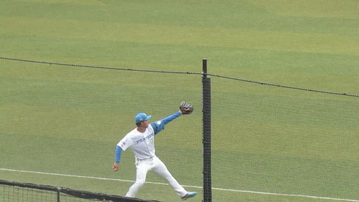 トライアウト〜お昼休憩中 日ハム柿木蓮がキャッチボール（2024年11月14日 プロ野球合同トライアウト ）