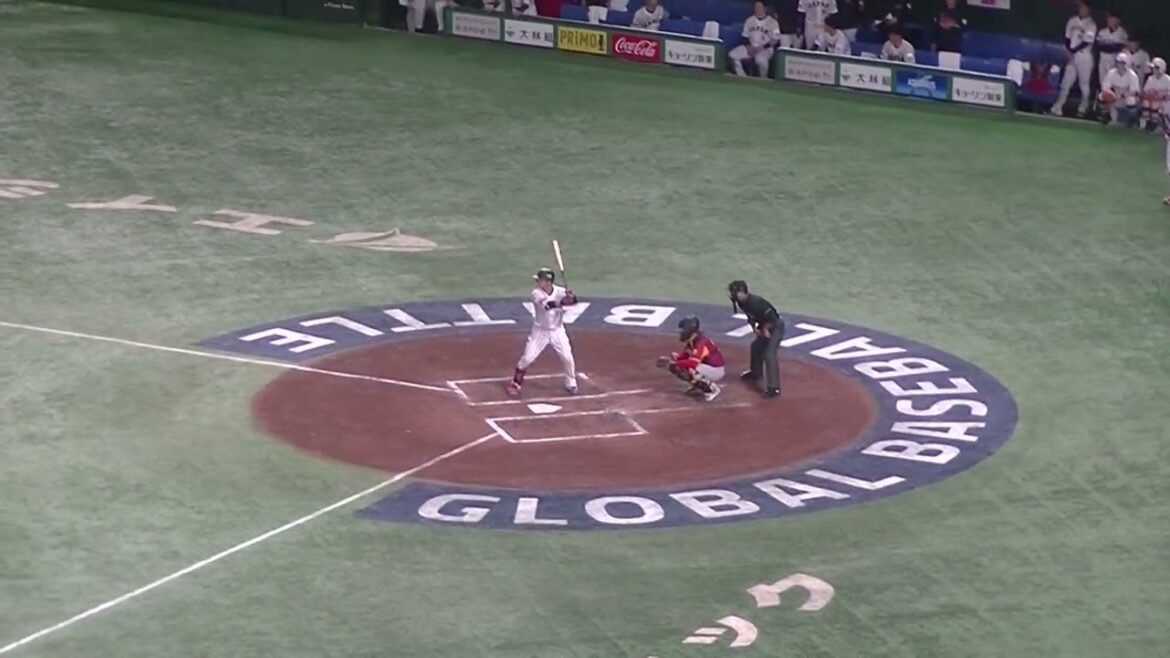 坂倉将吾メンデスからデッドボール【2024年11月22日 日本 対ベネズエラ】
