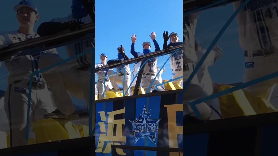 優勝パレードを率いる先頭一号車! #shorts 優勝パレードを率いる先頭一号車! #shorts