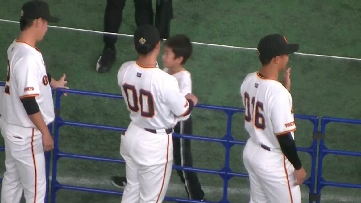 【ファンフェスタ2024】千葉隆弘 湯浅大 伊藤優輔 馬場皐輔がお客さんとタッチ2024年11月30日 巨人ファンフェスタ