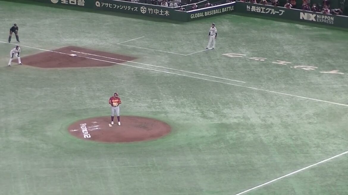 森下翔太を併殺打に打ち取るM・カスティーヨ【2024年11月22日 日本 対ベネズエラ】