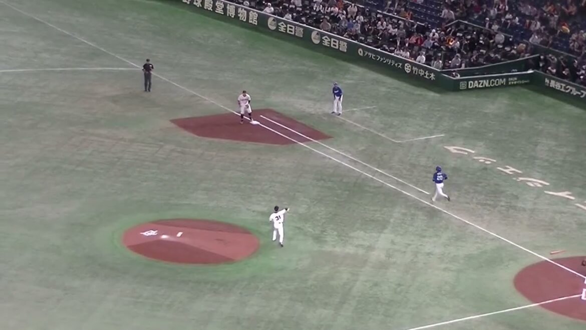 涌井秀章をピッチャーゴロに打ち取る赤星優志＜読売ジャイアンツ 対 中日ドラゴンズ 2024年4月24日＞