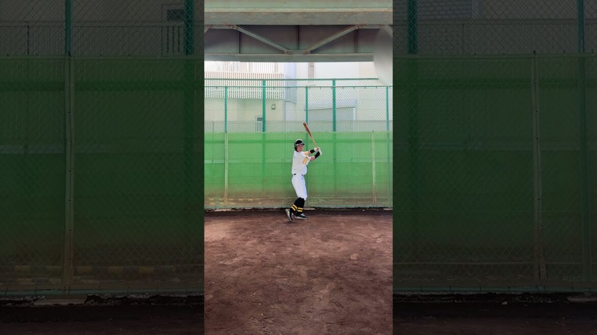 高めの際どい球を見極め四球を選ぶ牧原大成選手