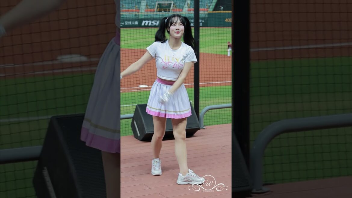 美女 Mingo 我剛跳呢 王柏融應援 #台鋼雄鷹啦啦隊 台湾プロ野球チア #wingstars #チアリーディングの女の子 안지현 2024/6/1