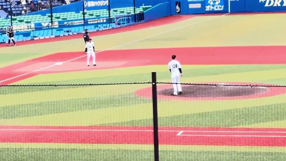 12球団合同トライアウト シート打撃『投手: 元ロッテ・白濱快起  打者: 元DeNA・村川凪 & 元巨人・加藤脩平 』