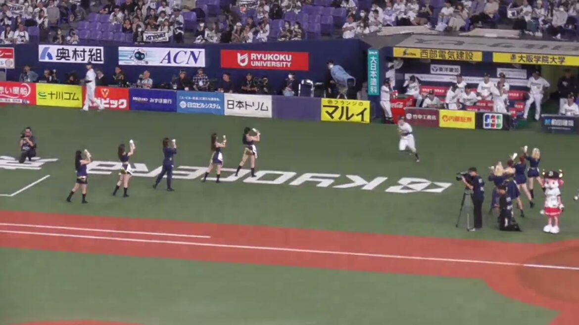 #交流戦 ・バファローズの選手が守備位置に向かいます　#オリックスバファローズ