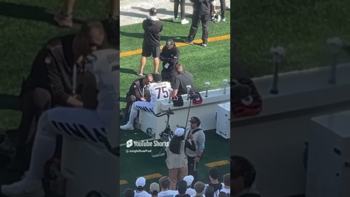 Orlando Brown Jr  gets right knee examined after coming out of Sunday’s game vs  Eagles