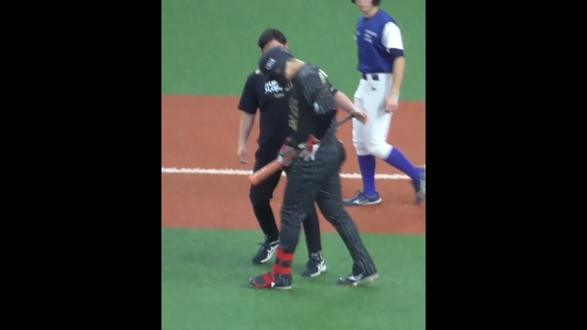 紅林 弘太郎　デッドボール 「いや、トレーナーさんそこ痛いっすから」　#オリックスバファローズ #shorts