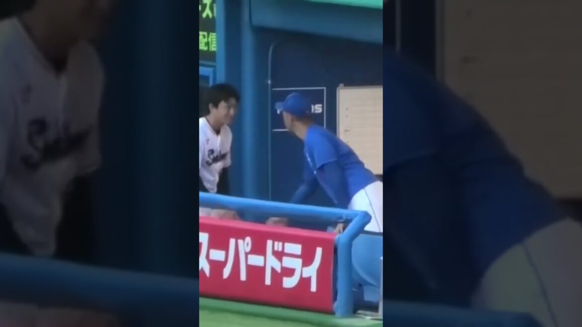 青木宣親、和田一浩に挨拶に行く #shorts #東京ヤクルトスワローズ #中日ドラゴンズ