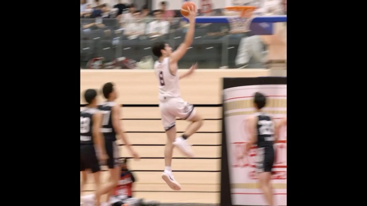 #バスケ 福大大濠206cmビッグマン豪快ダンク炸裂🙌渡邉伶音 ( C | 3年 | 206cm｜No.8 ) [U18日清食品トップリーグ 2024ハイライト] #shorts