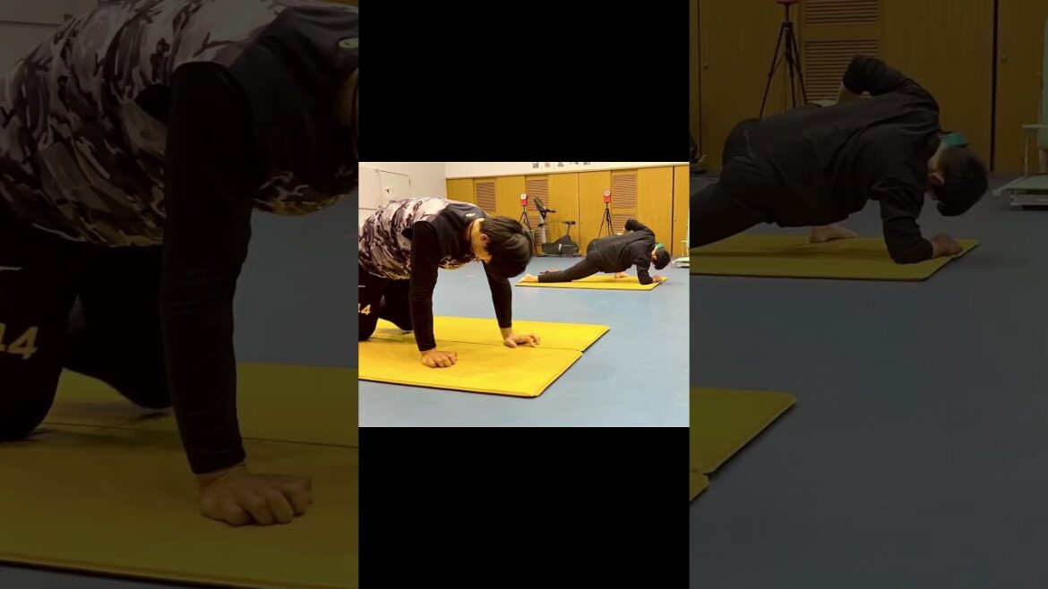 【荻野貴司/戸井零士】合同自主トレでコモドストレッチ 【荻野貴司/戸井零士】合同自主トレでコモドストレッチ