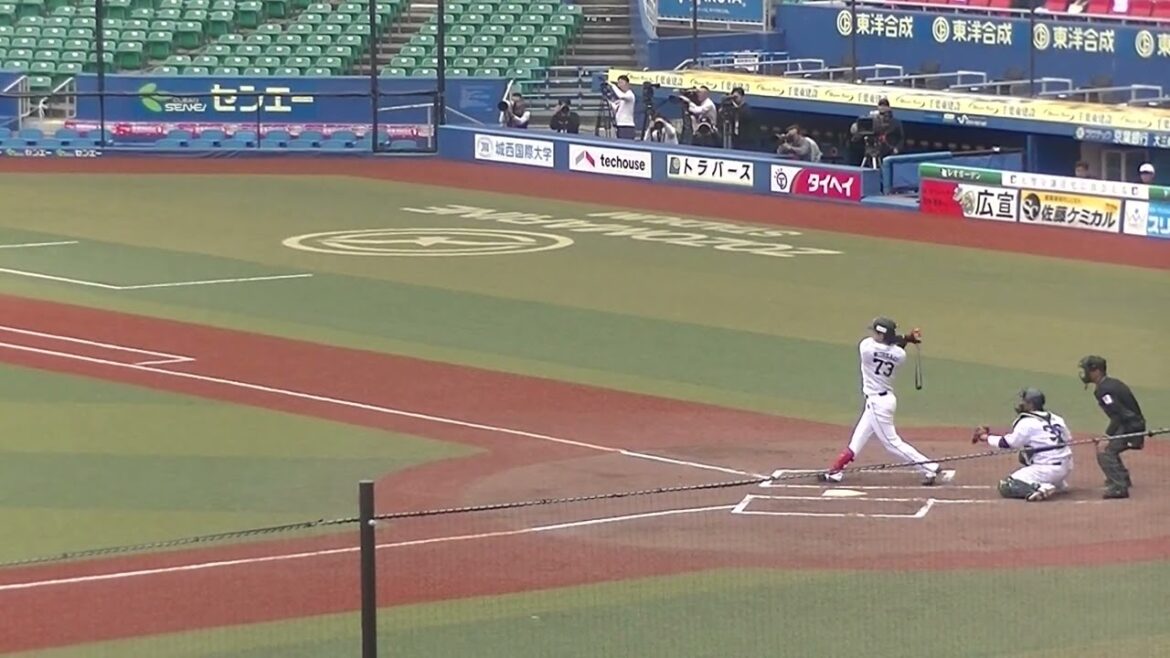 【合同トライアウト】ライオンズ高木渉がフォアボールを選ぶ2024年プロ野球12球団合同トライアウト11月14日