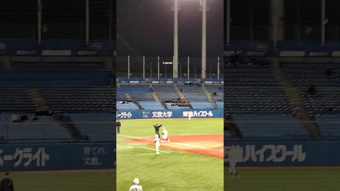 二松學舍大学附属高等学校 入山唯斗内野手 VS 早稲田実業学校高等部 中村心大投手