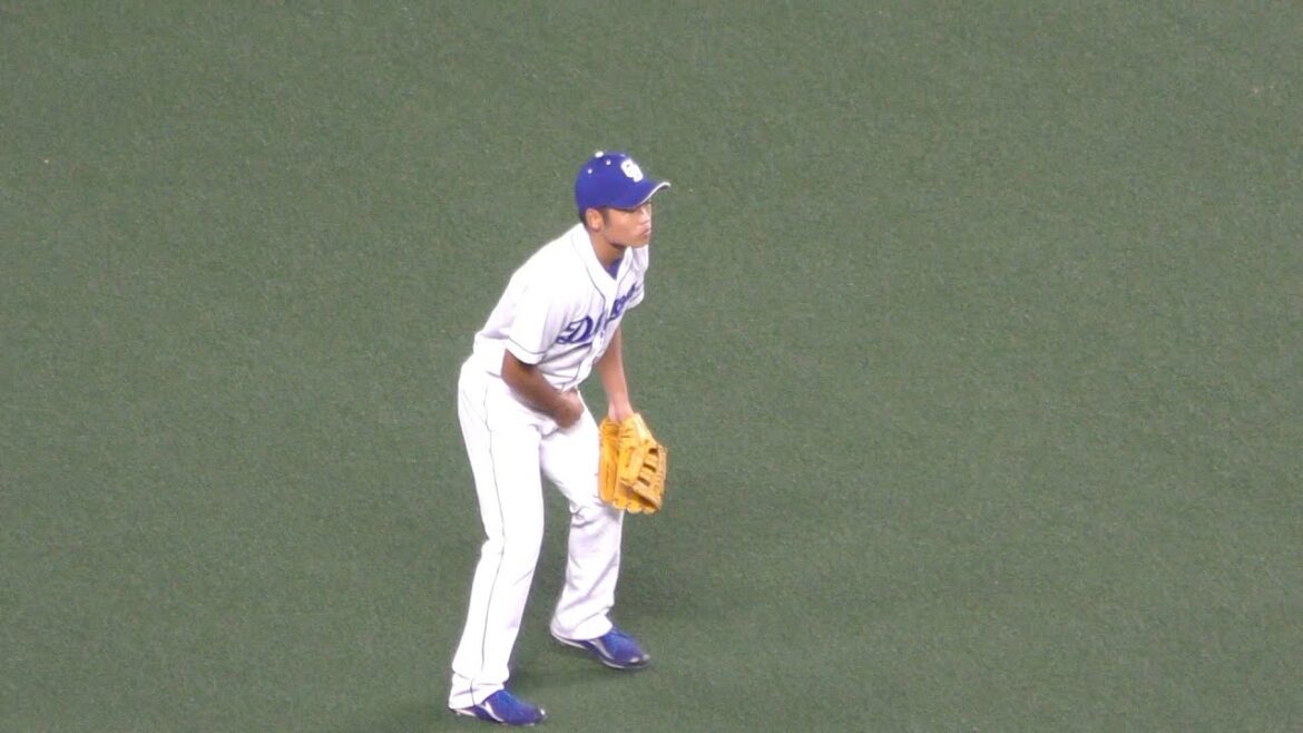 レフトを守る根尾昂【中日ドラゴンズ プロ野球】 レフトを守る根尾昂【中日ドラゴンズ プロ野球】