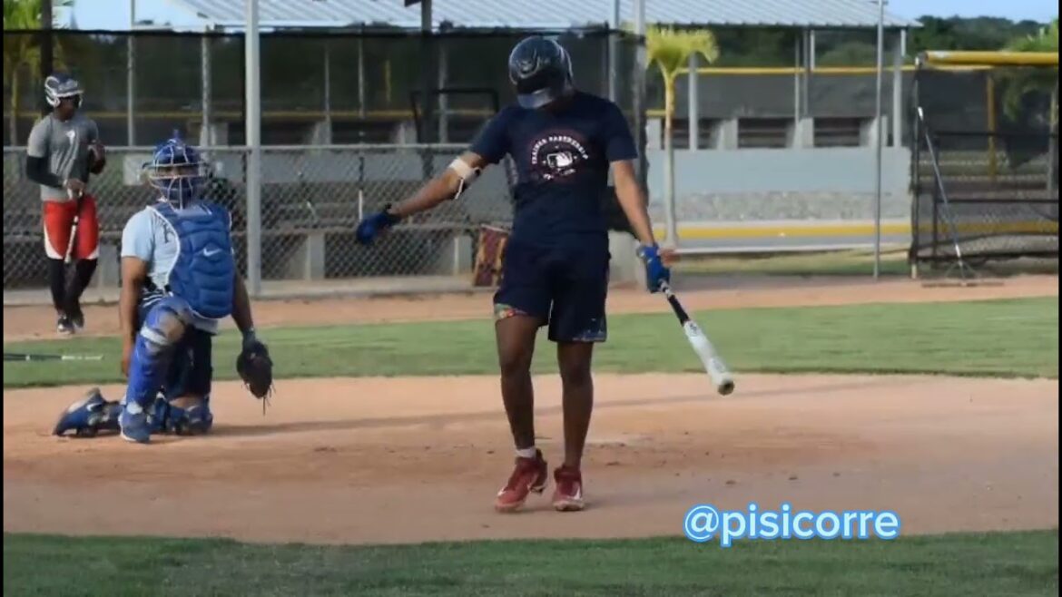Marcos Acosta demostrando su swing de poder