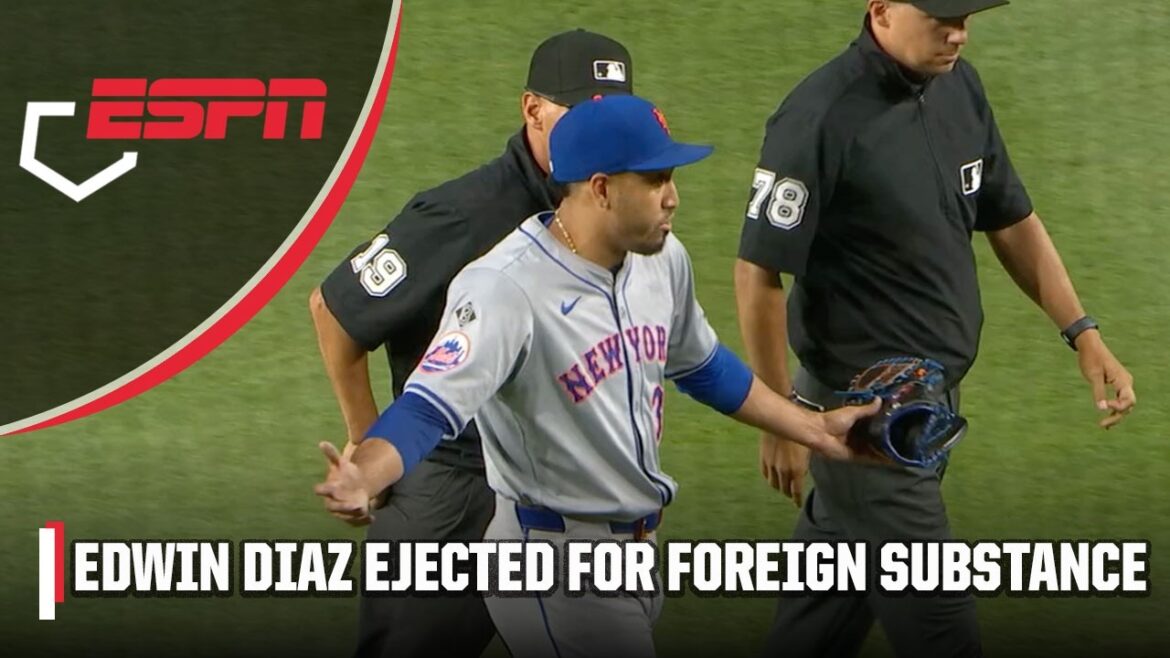 EJECTION ALERT 🚨 Edwin Diaz ejected for foreign substance before throwing a pitch | ESPN MLB EJECTION ALERT 🚨 Edwin Diaz ejected for foreign substance before throwing a pitch | ESPN MLB