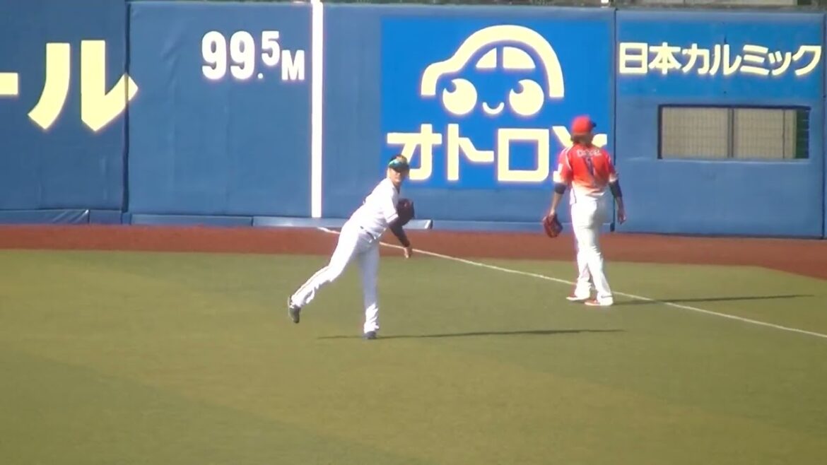 【合同トライアウト】外野シートノック ライオンズ鈴木将平や元巨人 陽岱鋼など 2024年プロ野球12球団合同トライアウト11月14日