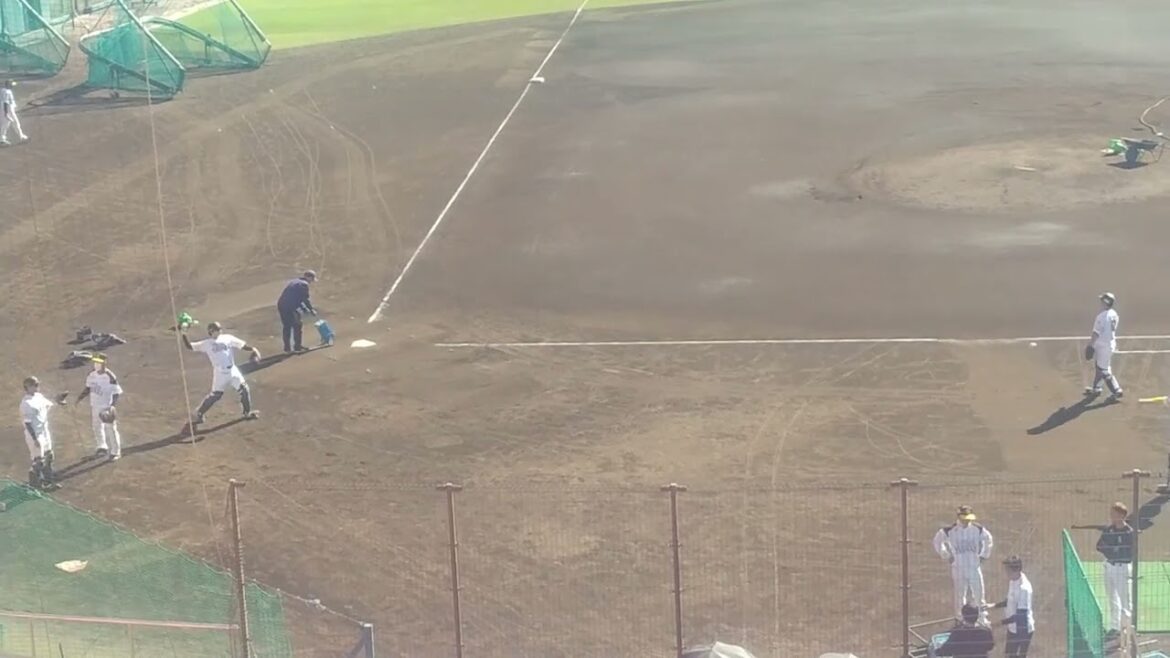 ホークスの捕手＝牧原巧汰 ⇔ 渡邉陸・海野隆司 ⇔ 谷川原健太選手のキャッチボール