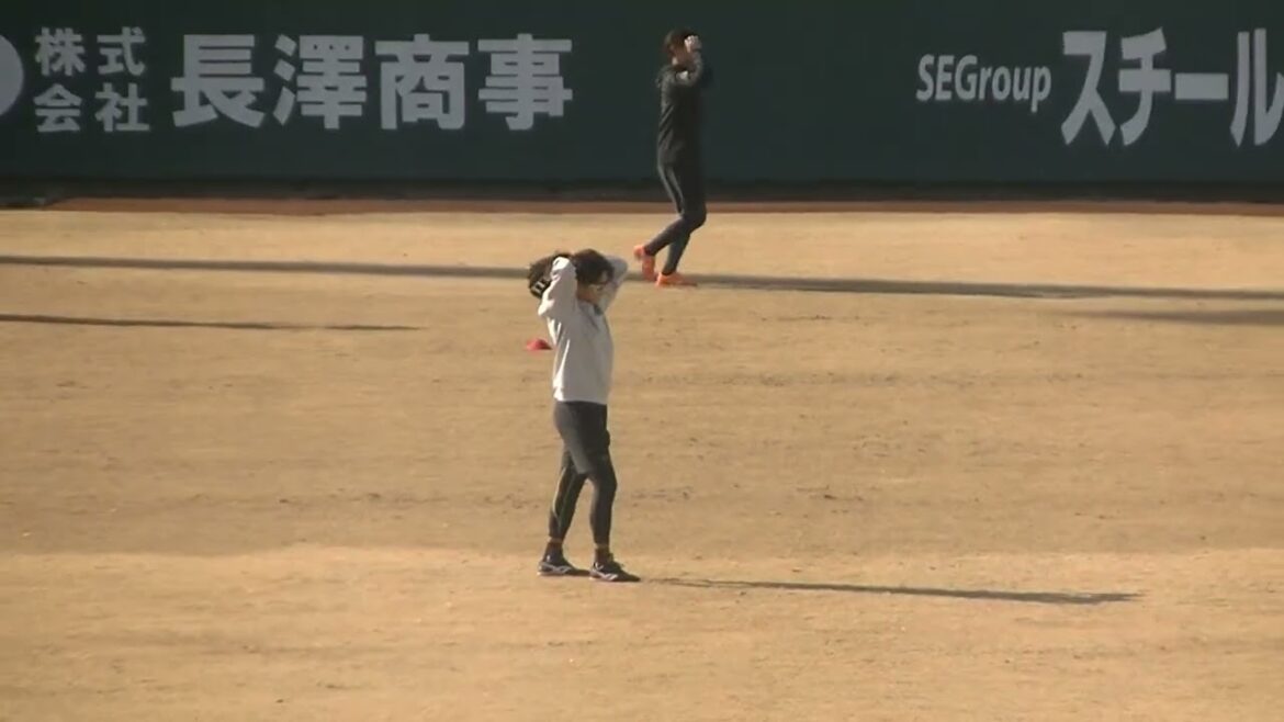 【ジャイアンツ選手自主トレ】鈴木大和がキャッチボール2025年1月15日 ジャイアンツ球場
