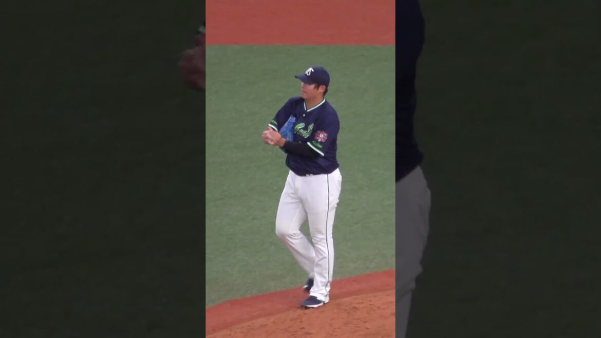 清水 昇　登板初球を被三塁打 のんびりカヴァー　#東京ヤクルトスワローズ #shorts