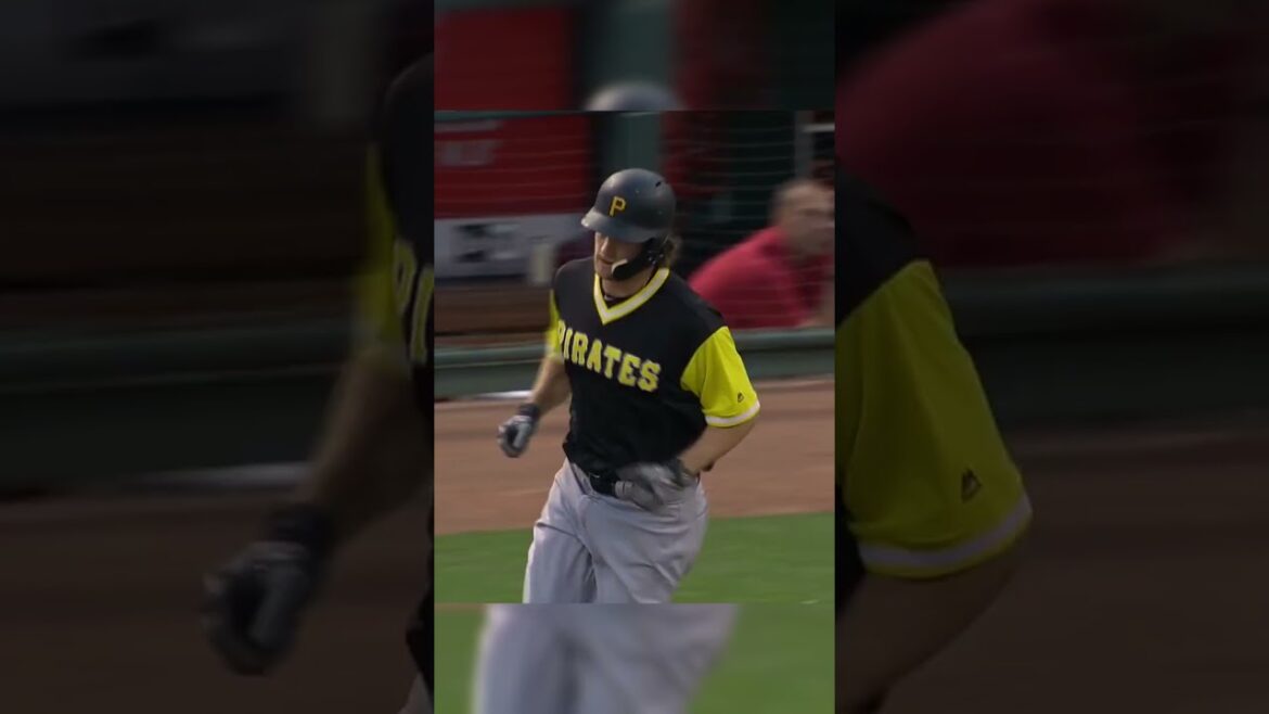 Gerrit Cole HOMERS off of Luis Castillo!!