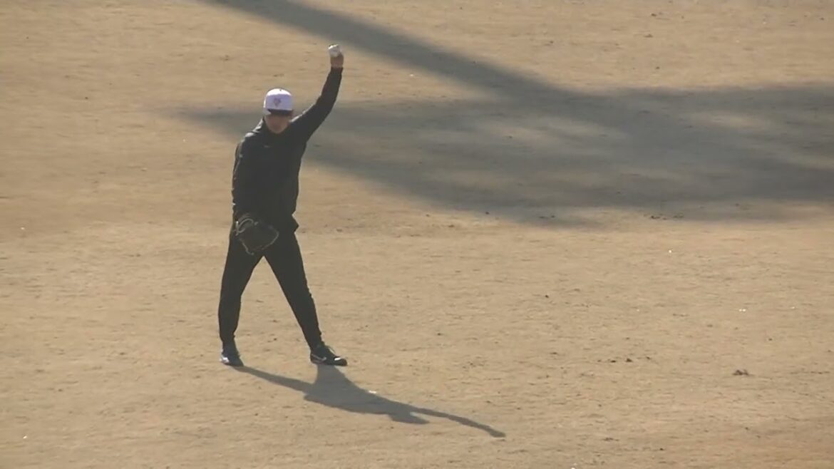 【ジャイアンツ選手自主トレ】新加入の石川達也のキャッチボール姿2025年1月15日 ジャイアンツ球場
