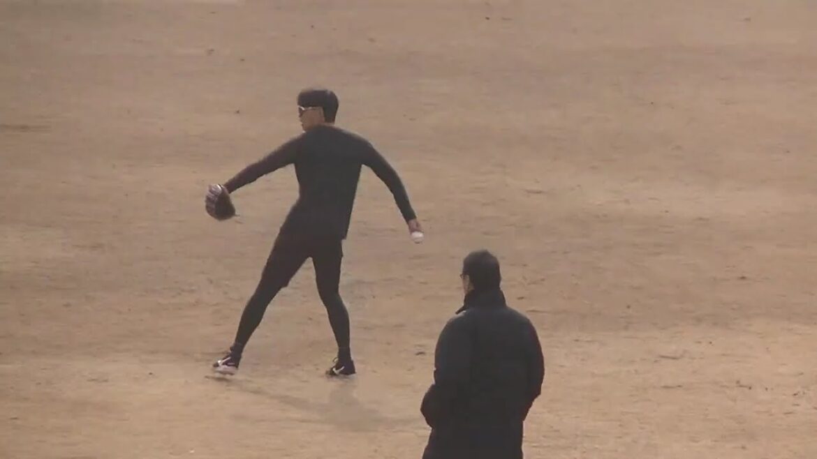 ジャイアンツ球場 泉圭輔がキャッチボールしたり大江竜聖が挨拶にきたり【巨人 自主トレ 2025年1月24日】