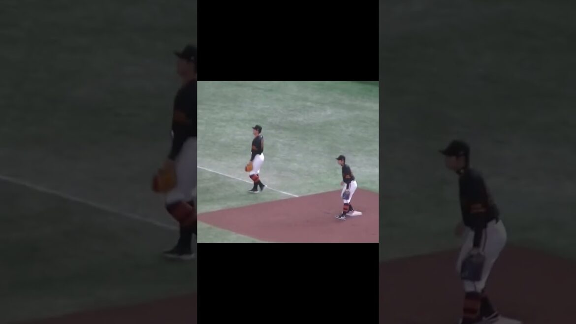 岡本和真とファーストも練習する松原聖弥【 読売ジャイアンツ対 広島カープ2024年4月13日】