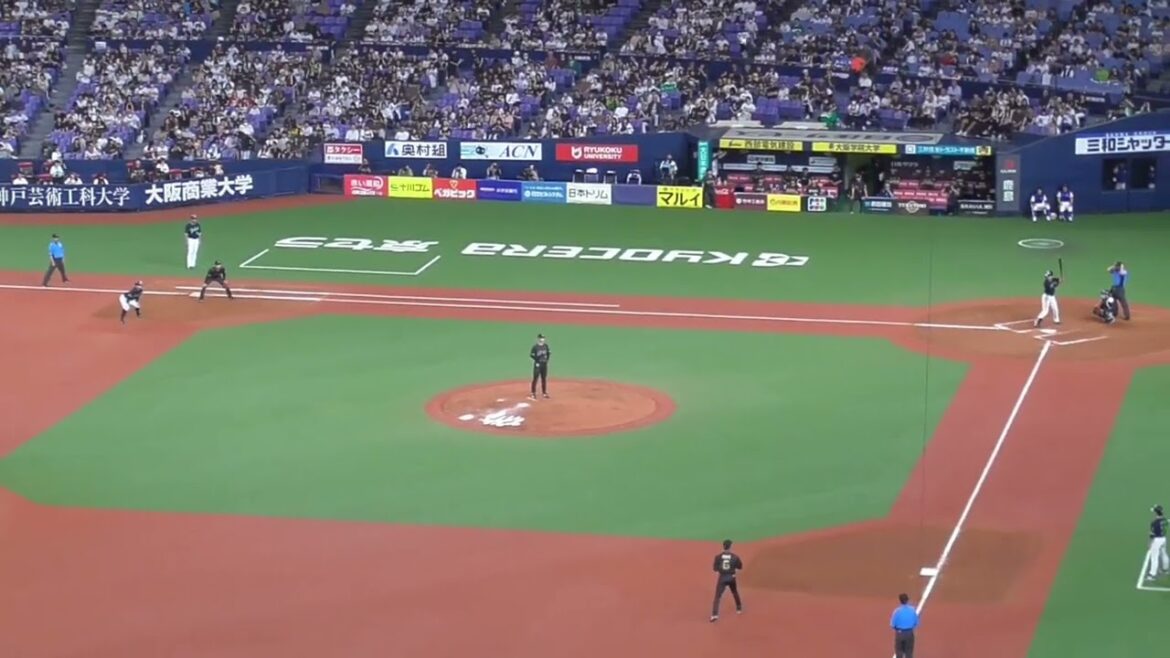 西川 遥輝　並木 秀尊 の盗塁警戒を利してセンター前に打ち返す　#東京ヤクルトスワローズ #shorts