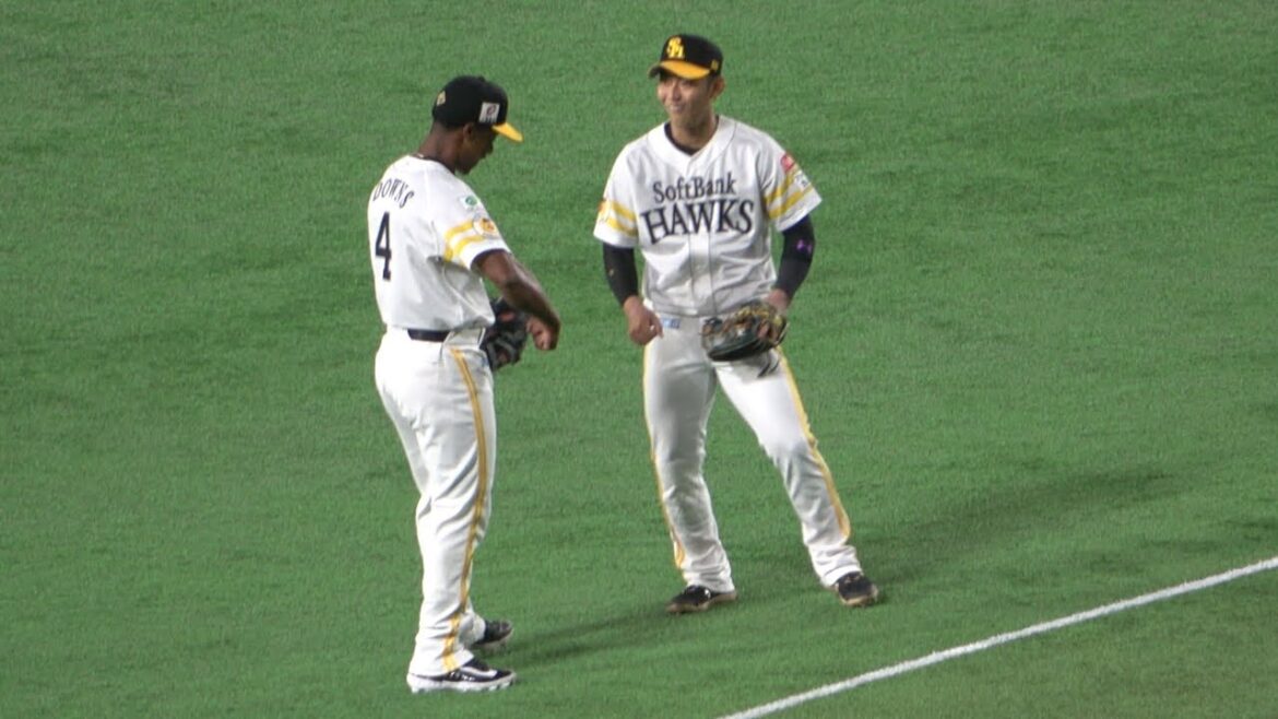 今宮健太とダウンズが意気投合！プロ野球福岡ソフトバンクホークス