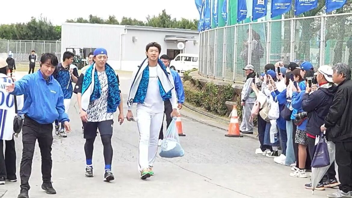 【2025.2.1キャンプイン】子どもの声援に応える梶原とイケメン森敬斗