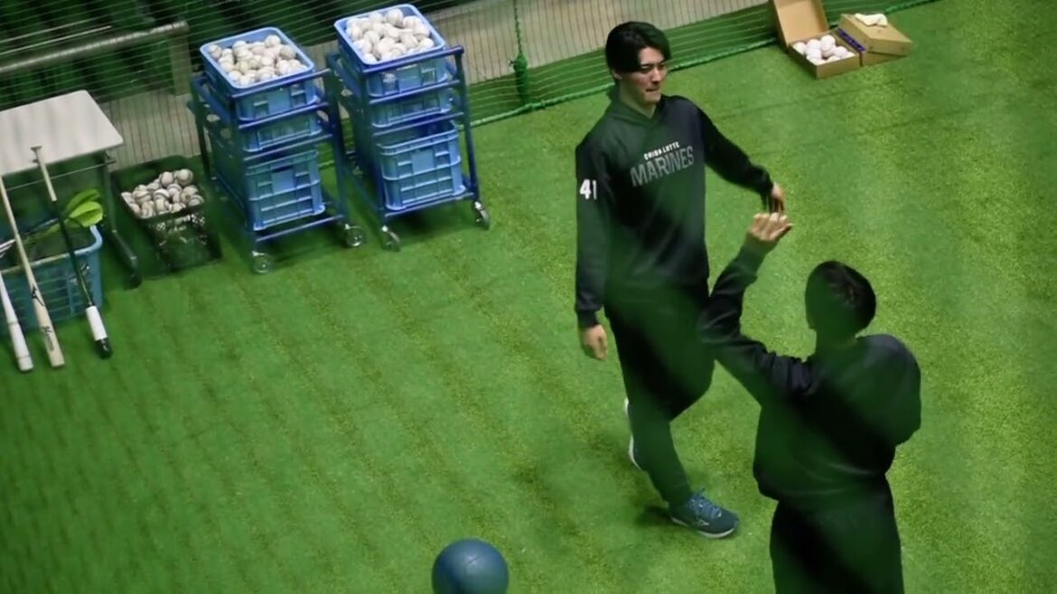 【練習合間】一條力真-長島幸佑　25.2.1　千葉ロッテマリーンズ都城春季キャンプ2025
