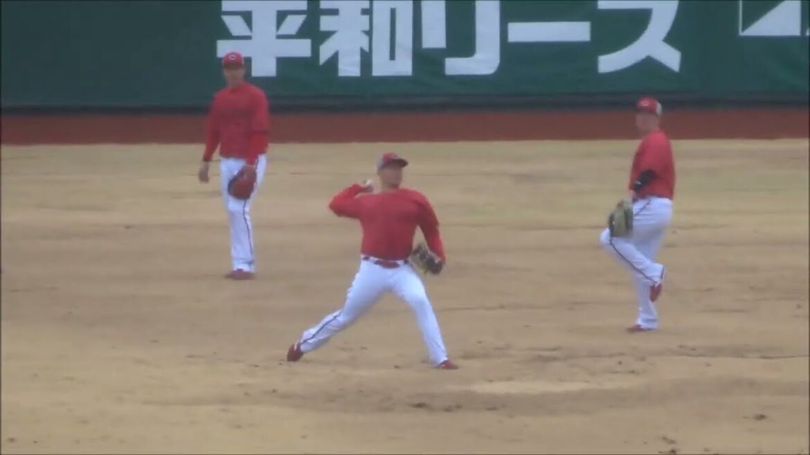 外野ノック（S.ファビアン、林晃汰、中村貴浩、堂林翔太、佐藤啓介、中村奨成ほか）/広島東洋カープ・春季キャンプ2025