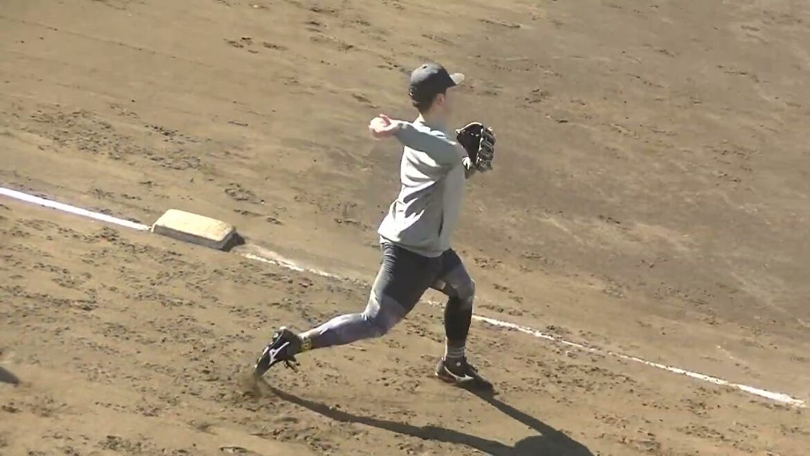 【巨人】石塚裕惺 中田歩夢 増田陸たちがノックをうける【ジャイアツ球場 自主トレ 2025年1月29日】