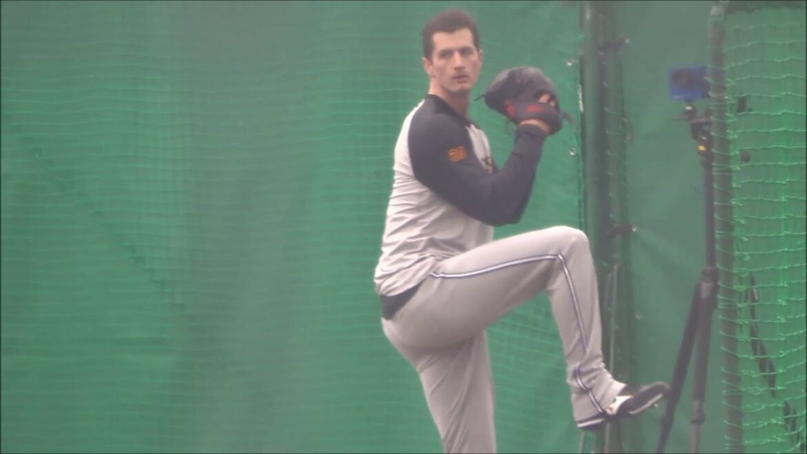 F.グリフィン投手のブルペンでの投球練習　～読売ジャイアンツ宮崎春季キャンプ2025～