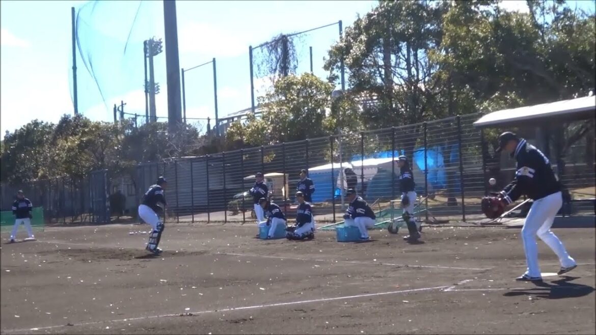 ベテランの嶺井博希選手も例外なくしごかれる / SBホークス春季キャンプ2025