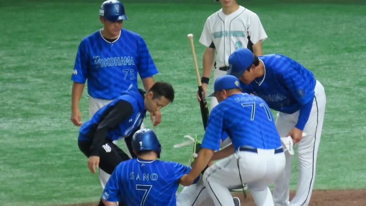 【大勢の155キロ】佐野恵太、デッドボールをくらいベンチに退く