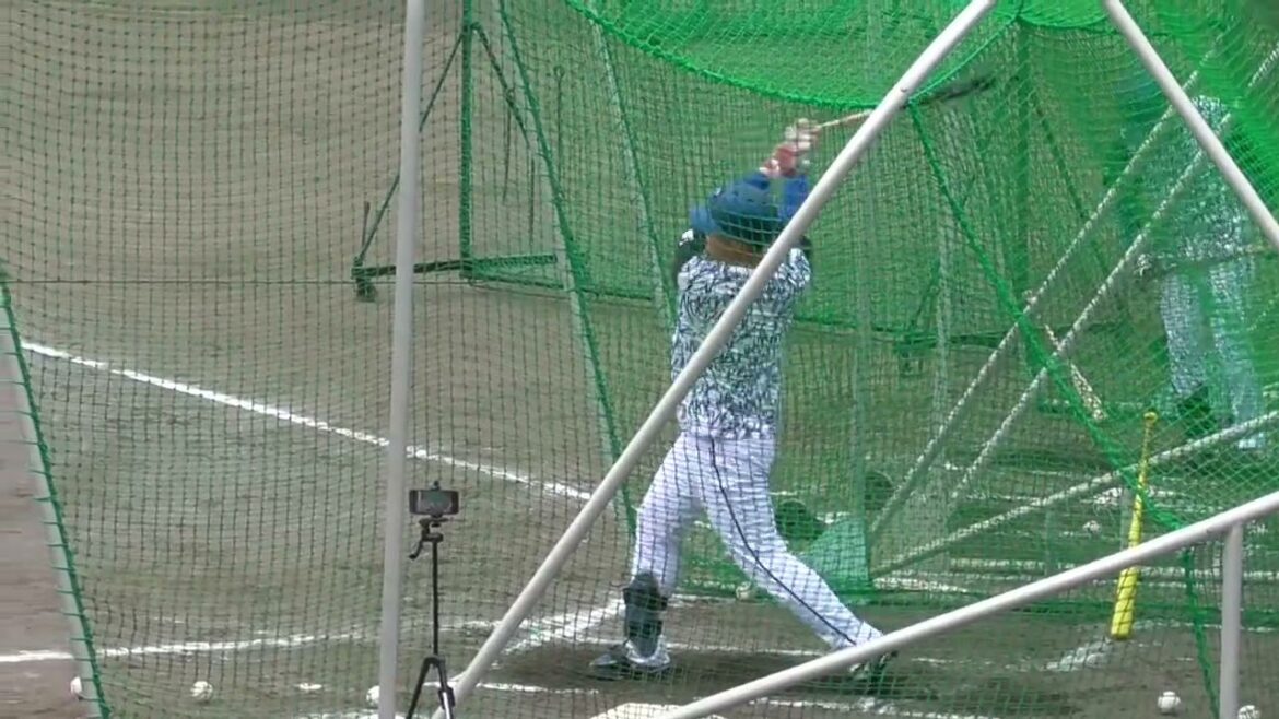 2025年2月 横浜DeNA春季キャンプ・奄美B班 小笠原 蒼 選手の打撃練習風景