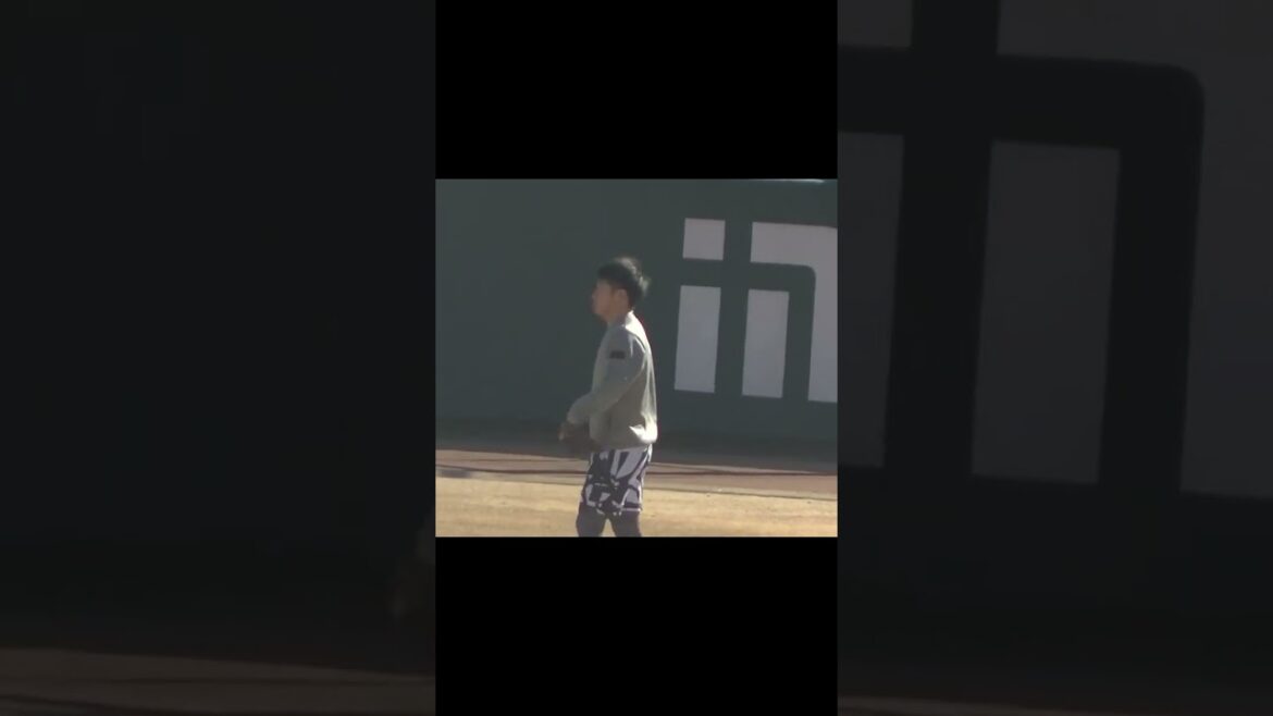 ジャイアンツ2年目の近藤大亮がキャッチボール（読売ジャイアンツ 自主トレ風景2025年1月10日）