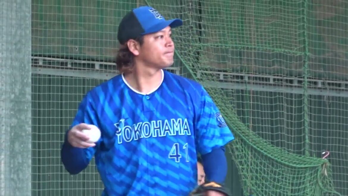2025年2月 横浜DeNA春季キャンプ・奄美B班 佐々木 千隼 投手のブルペン投球練習